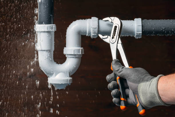 Professional Gas Line Repair technician working in Buckskin, IN